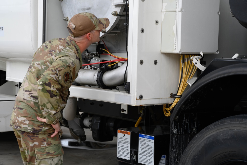 Fueling Partnerships: U.S. and Philippine Airmen share refueling expertise at Cope Thunder 25-2