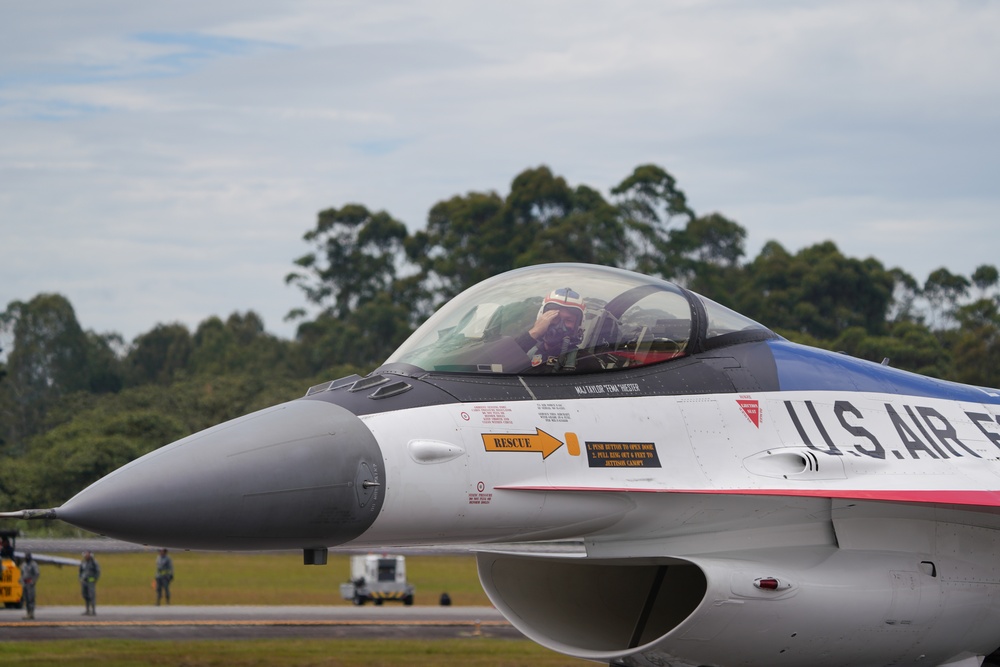 Viper Demo Team performs on first day of F-AIR 25 Colombia