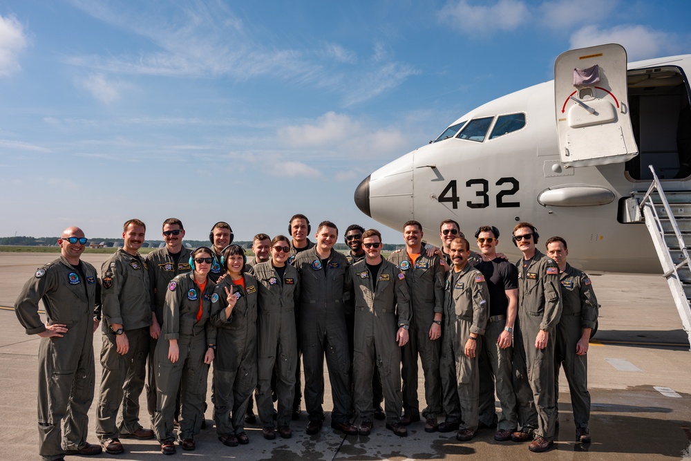 VP-8 officers pose with LT Burns on his last flight