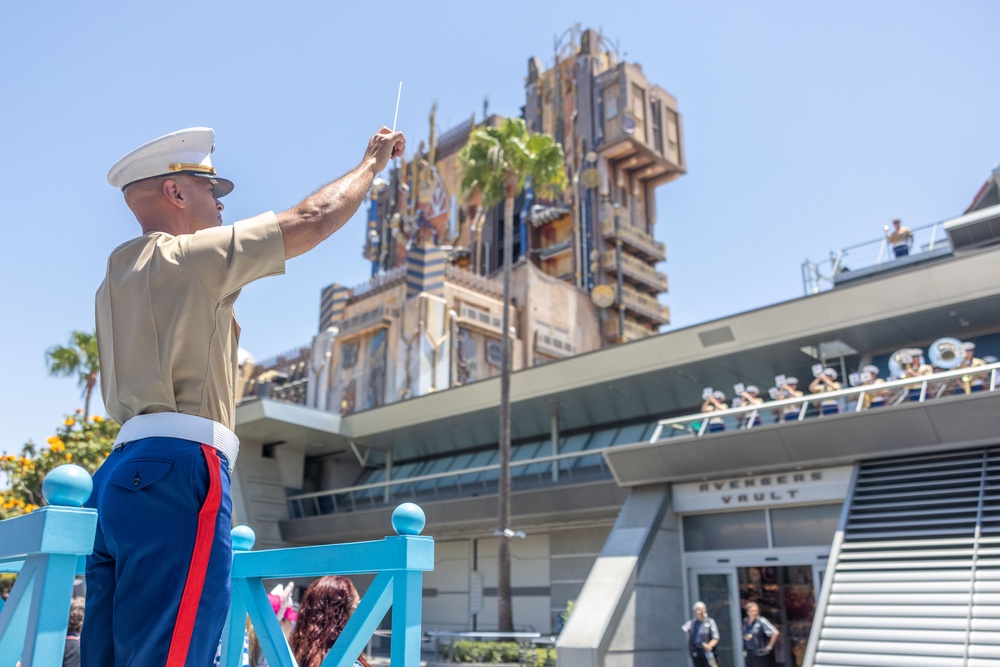 1st MARDIV Band performs at Disneyland for Independence Day