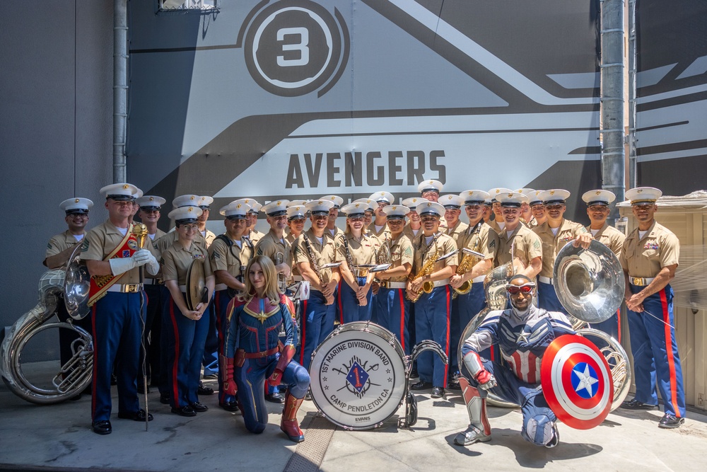 1st MARDIV Band performs at Disneyland for Independence Day