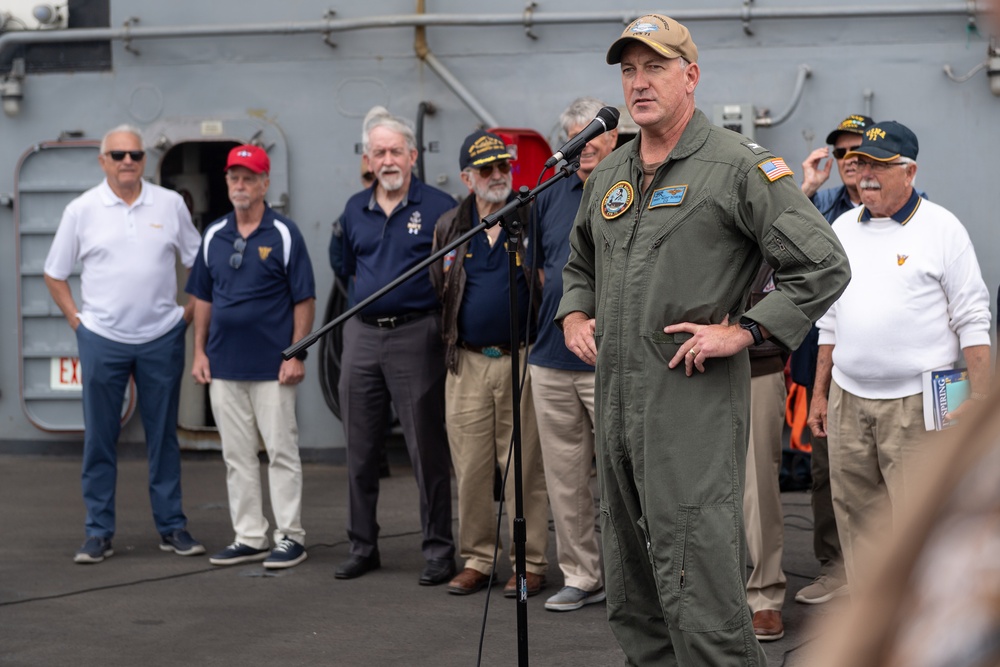 Theodore Roosevelt Sailor receives USNA Class of '71 Leadership Award