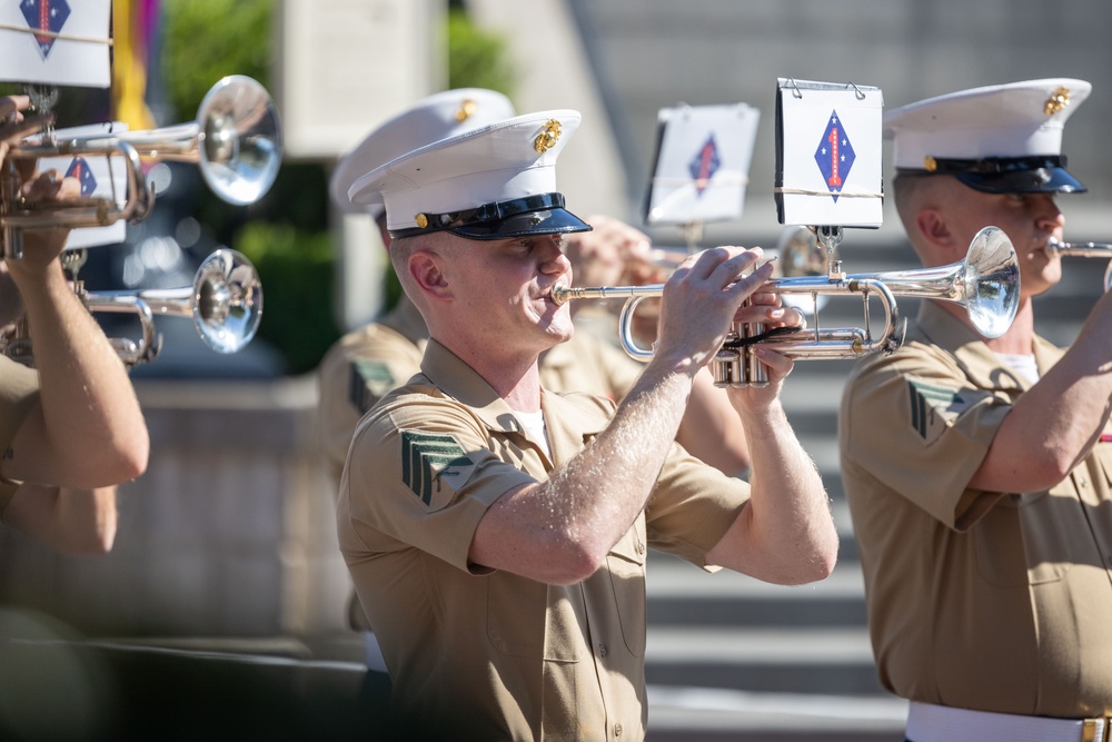 1st MARDIV Band performs at Disneyland for Independence Day