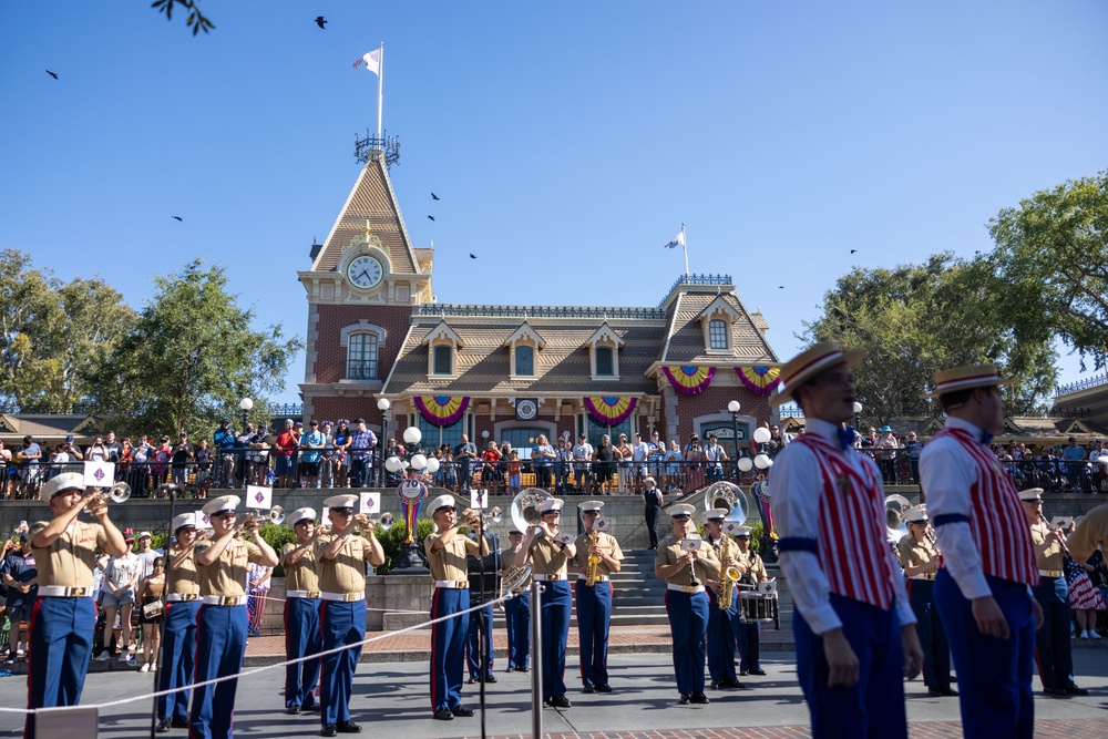 1st MARDIV Band performs at Disneyland for Independence Day