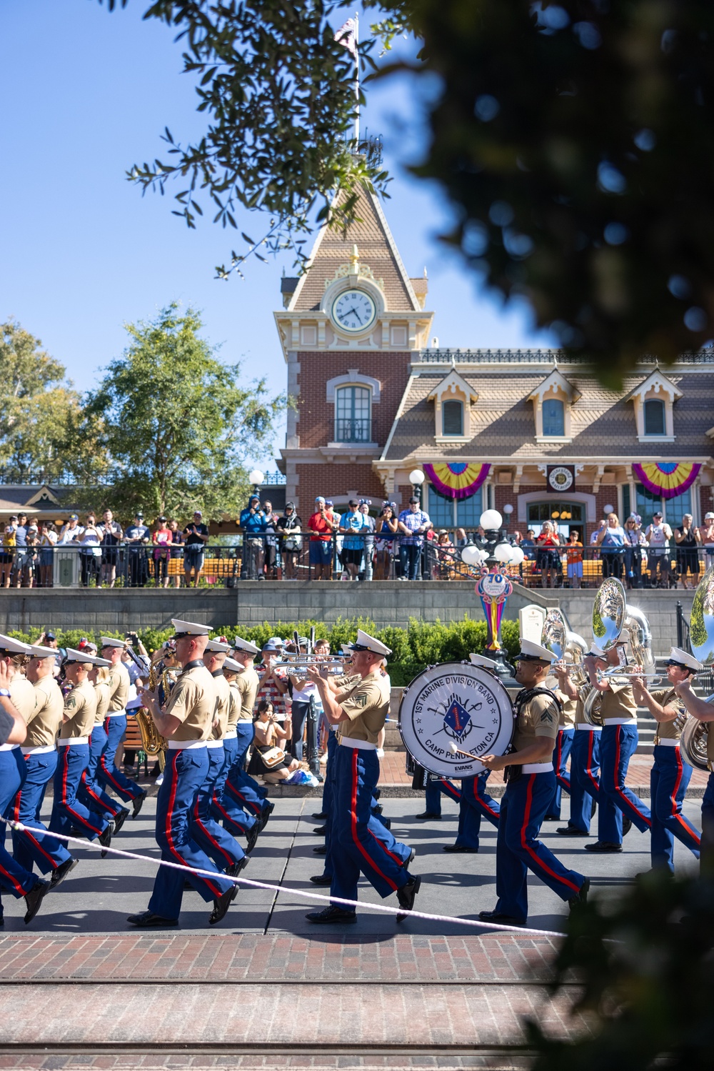 1st MARDIV Band performs at Disneyland for Independence Day