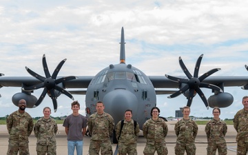 182nd Airlift Wing, 183rd Air Operations Group Team Up for Orientation Flight