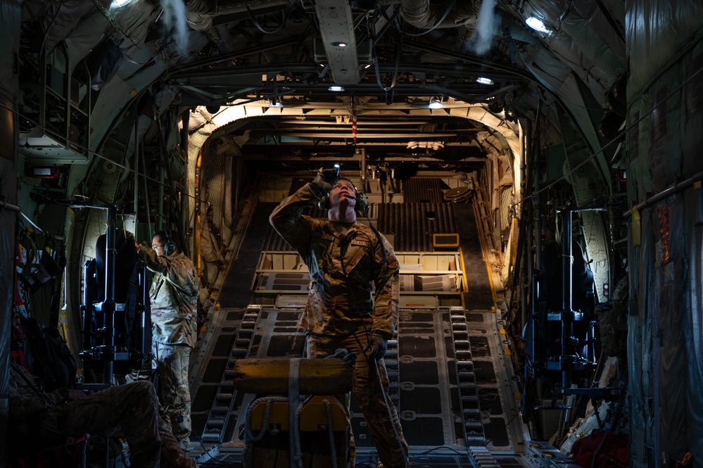 169th Airlift Squadron Loadmasters Conduct Readiness Training