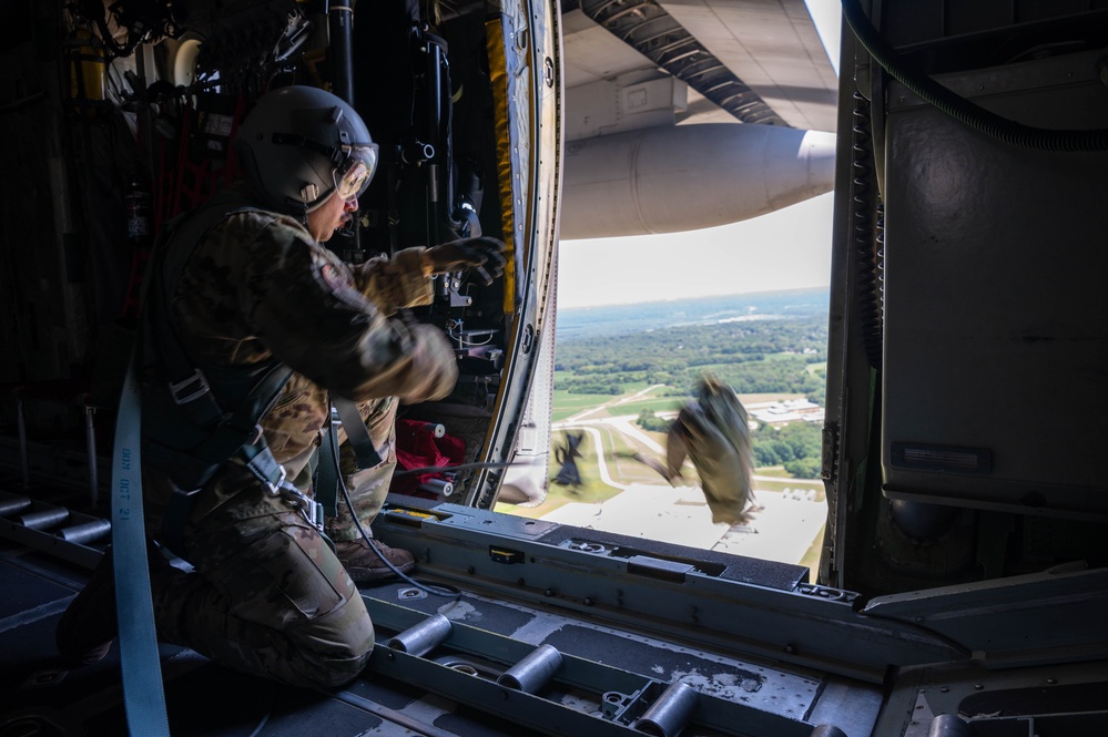 169th Airlift Squadron Loadmasters Conduct Readiness Training