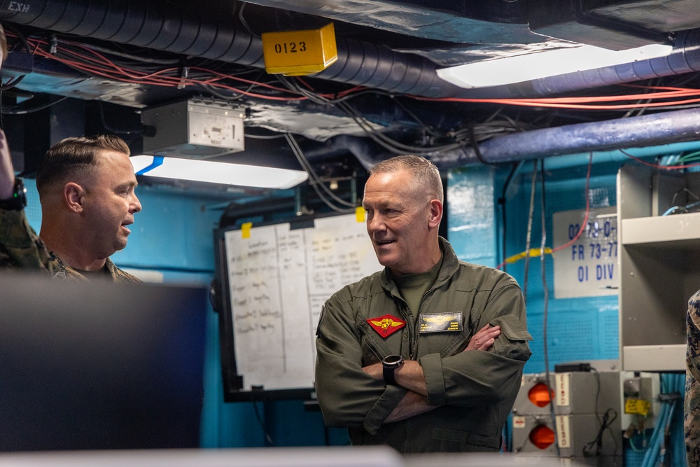 22nd MEU(SOC) | Major General Swan Visits USS Iwo Jima