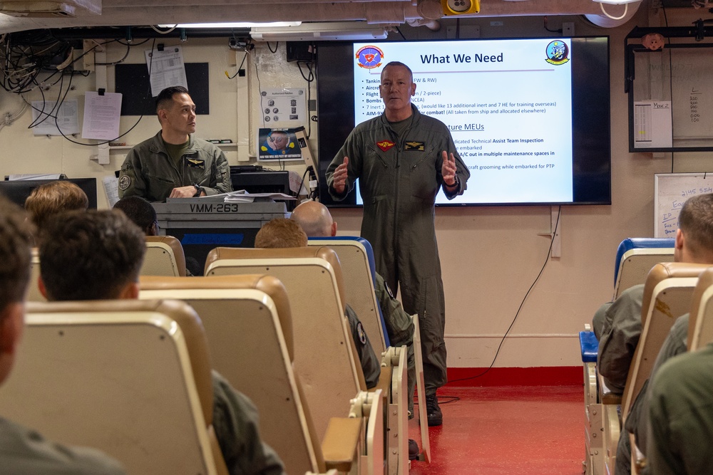 22nd MEU(SOC) | Major General Swan Visits USS Iwo Jima