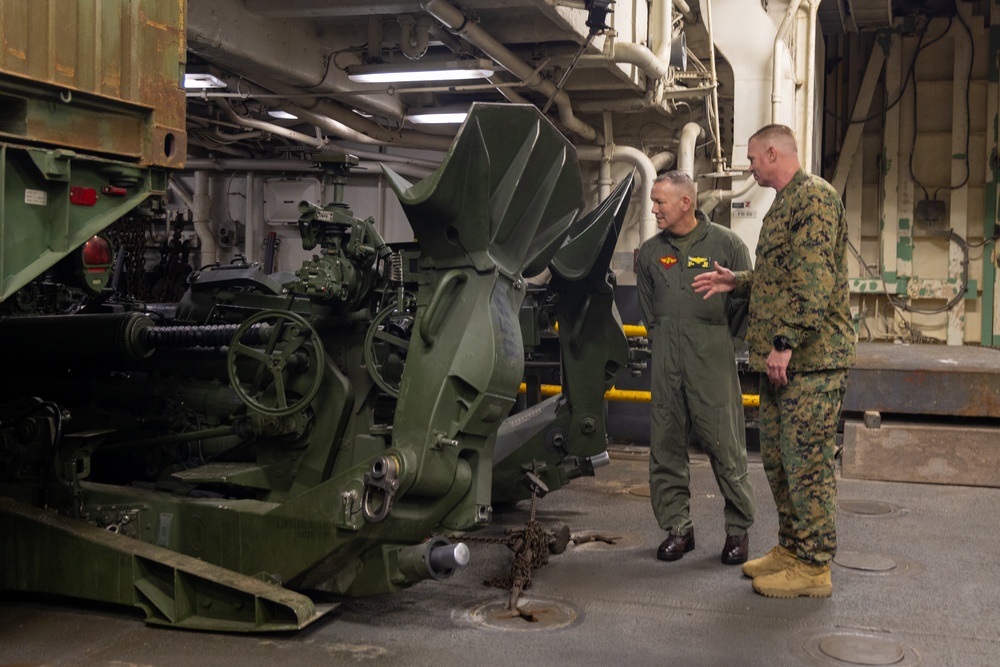 22nd MEU(SOC) | Major General Swan Visits USS Iwo Jima