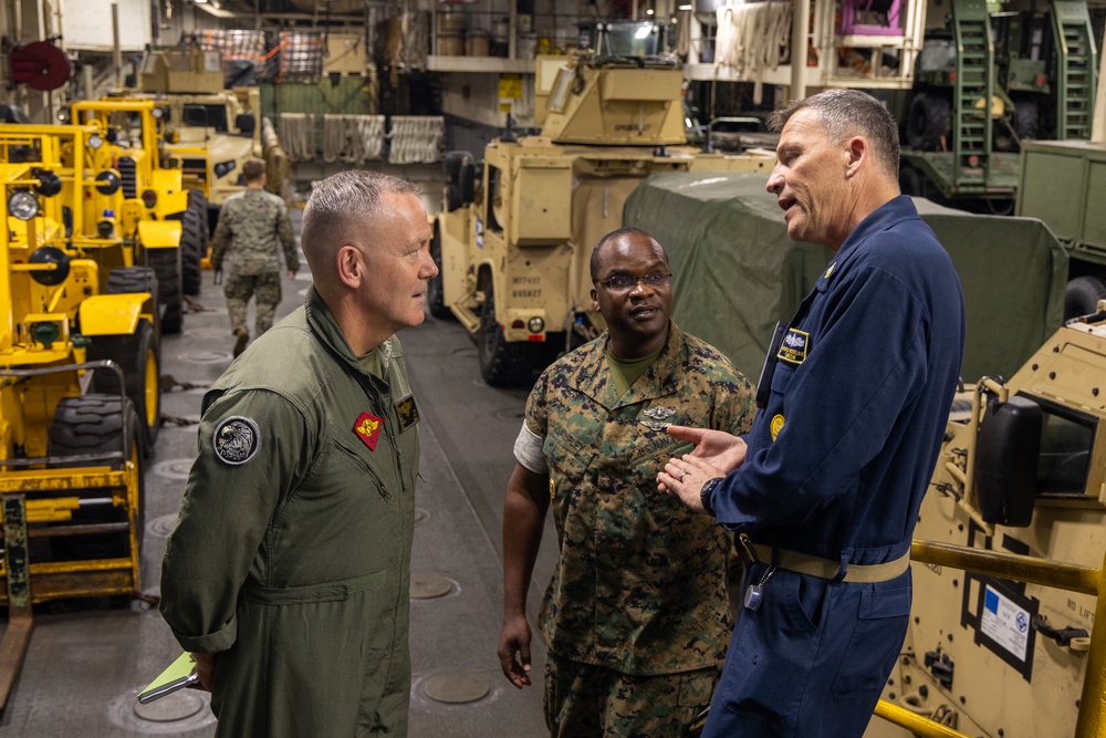 22nd MEU(SOC) | Major General Swan Visits USS Iwo Jima