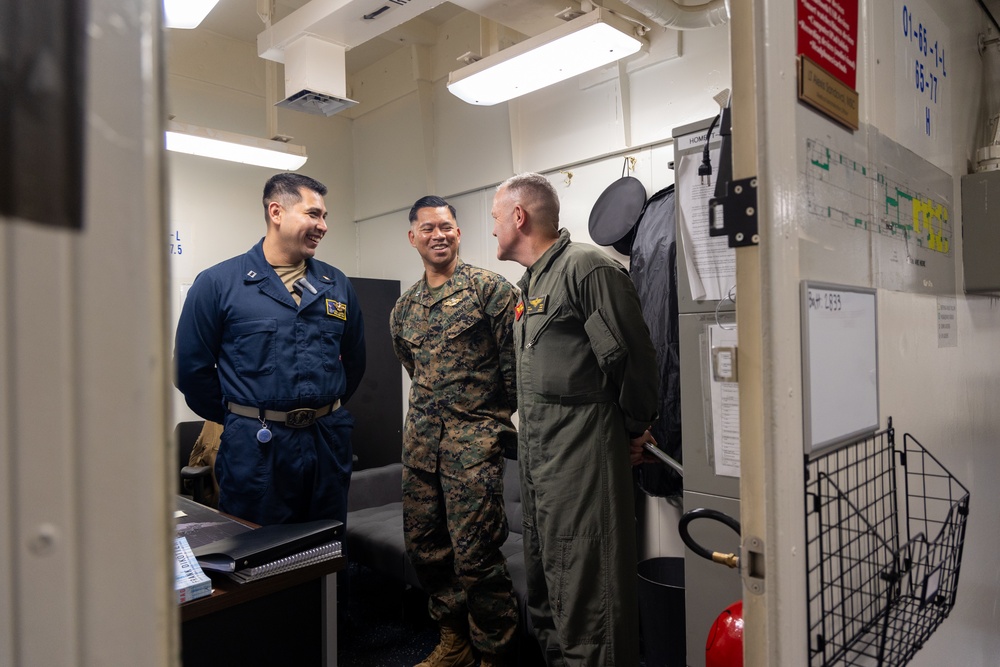 22nd MEU(SOC) | Major General Swan Visits USS Iwo Jima