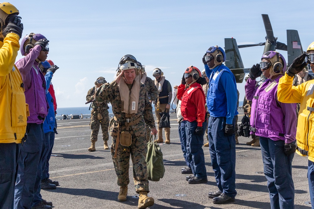 22nd MEU(SOC) | 39th Commandant of the Marine Corps Gen. Eric M. Smith Visits USS Iwo Jima