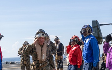 22nd MEU(SOC) | 39th Commandant of the Marine Corps Gen. Eric M. Smith Visits USS Iwo Jima