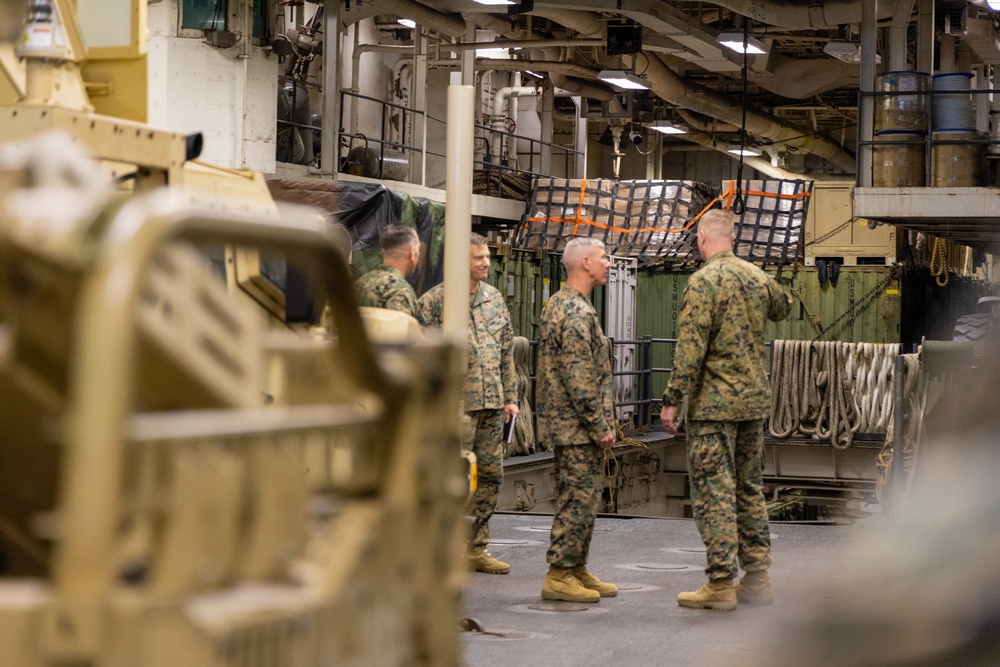 22nd MEU(SOC) | 39th Commandant of the Marine Corps Gen. Eric M. Smith Visits USS Iwo Jima