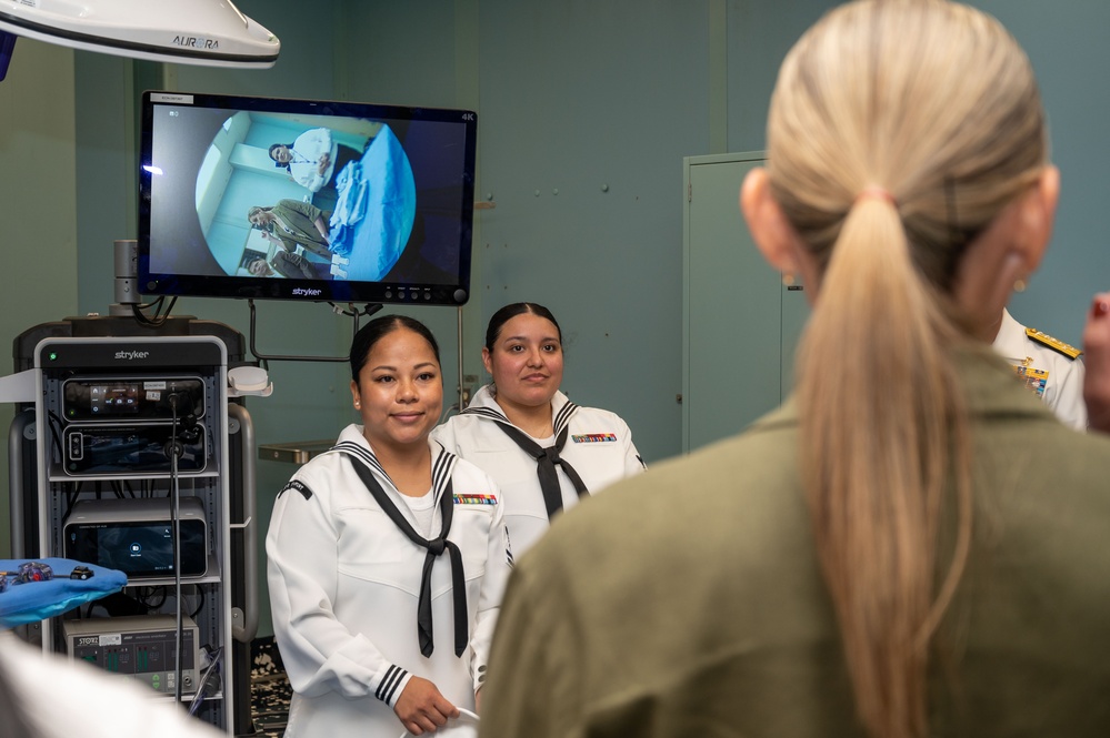 Distinguished Visitors aboard The USNS Comfort in Ecuador
