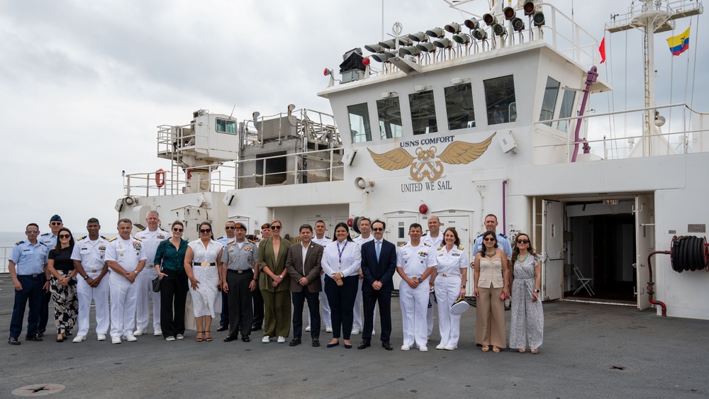 Distinguished Visitors aboard The USNS Comfort in Ecuador