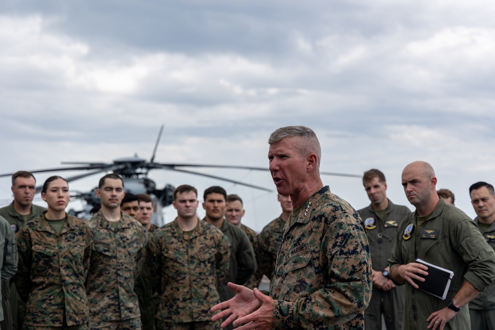 22nd MEU(SOC) | 39th Commandant of the Marine Corps Gen. Eric M. Smith Visits USS Iwo Jima