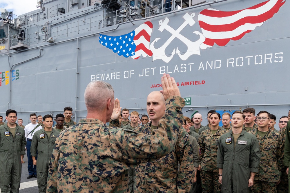 22nd MEU(SOC) | 39th Commandant of the Marine Corps Gen. Eric M. Smith Visits USS Iwo Jima