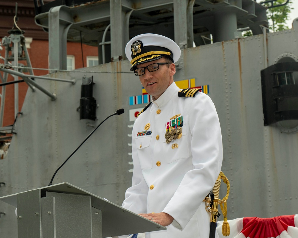 USS Cheyenne (SSN 773) Holds Change of Command
