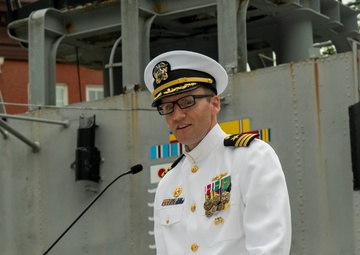 USS Cheyenne (SSN 773) Holds Change of Command