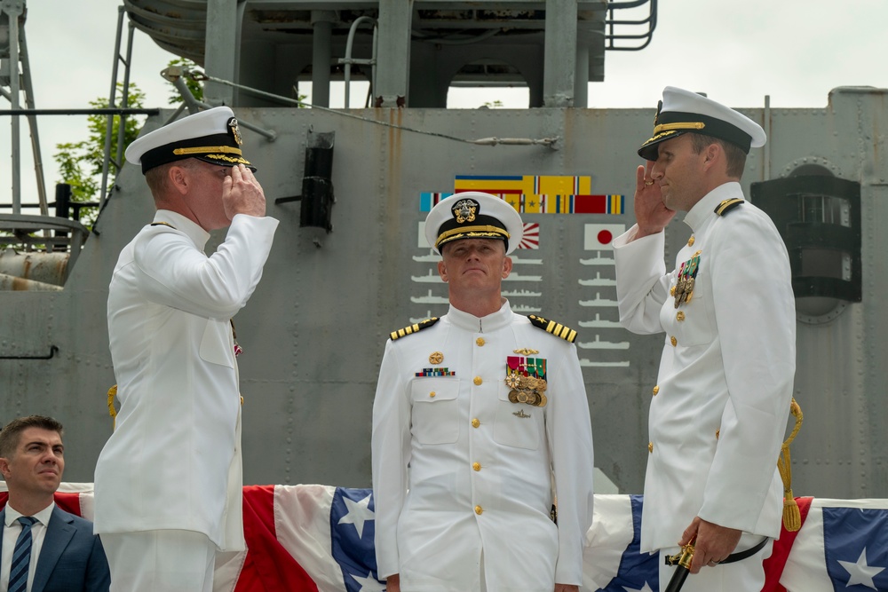 USS Cheyenne (SSN 773) Holds Change of Command