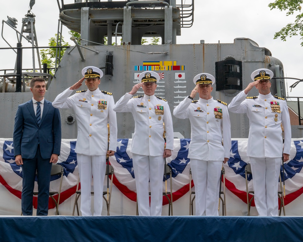 USS Cheyenne (SSN 773) Holds Change of Command