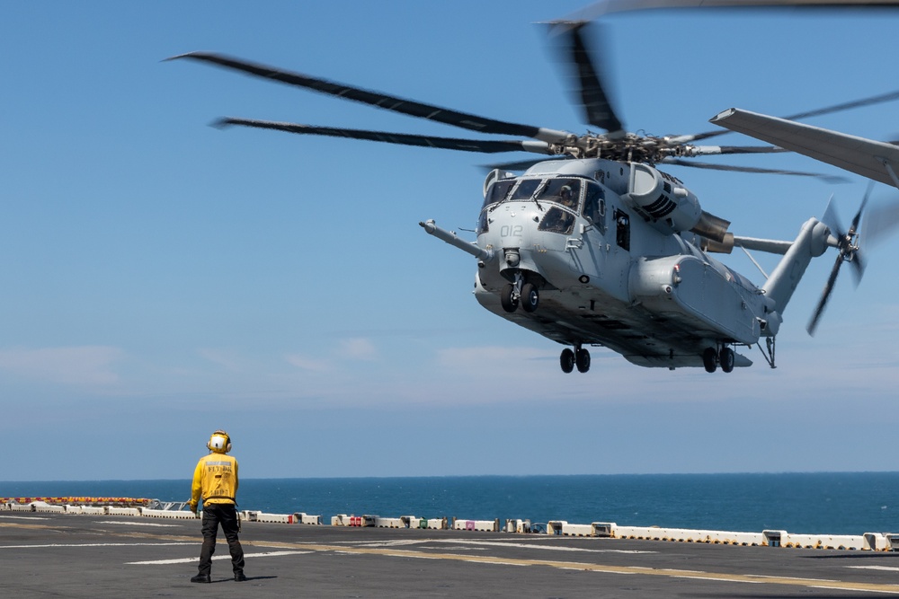 22nd MEU(SOC) | CH-53K Land on USS Iwo Jima During COMPTUEX