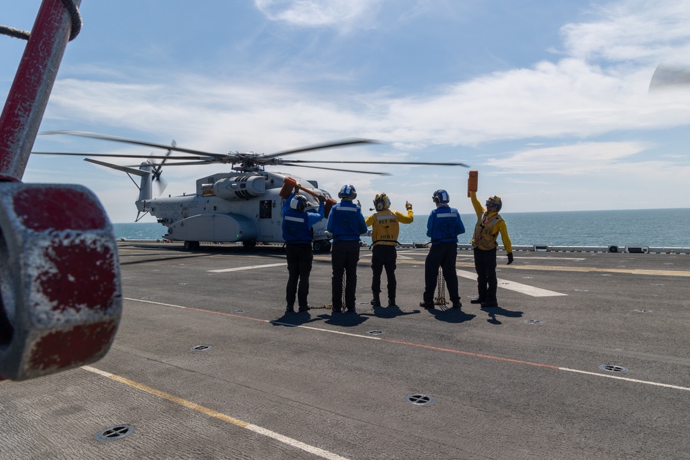 22nd MEU(SOC) | CH-53K Land on USS Iwo Jima During COMPTUEX