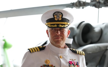 HSC-7 Holds Change of Command