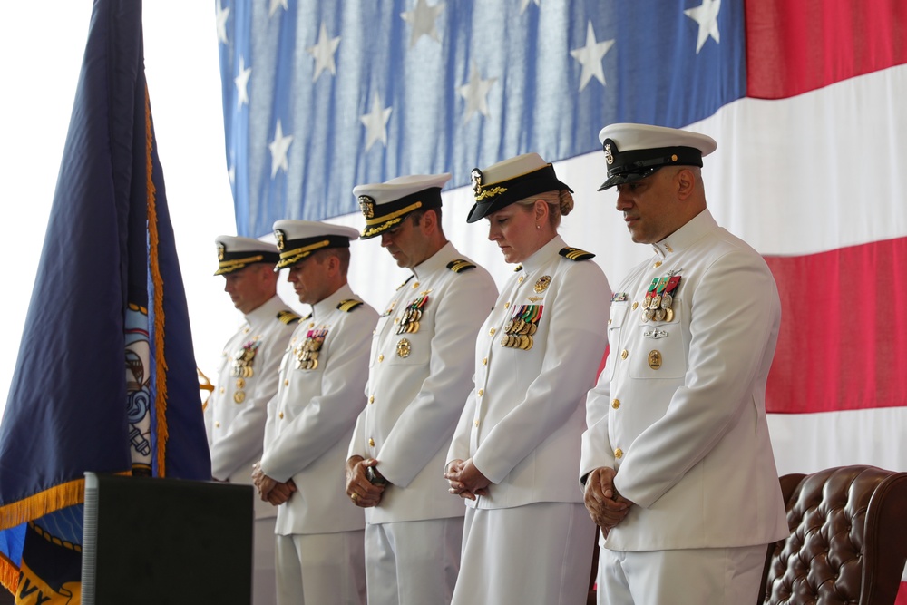 HSC-7 Holds Change of Command