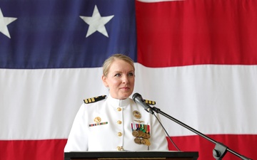 HSC-7 Holds Change of Command