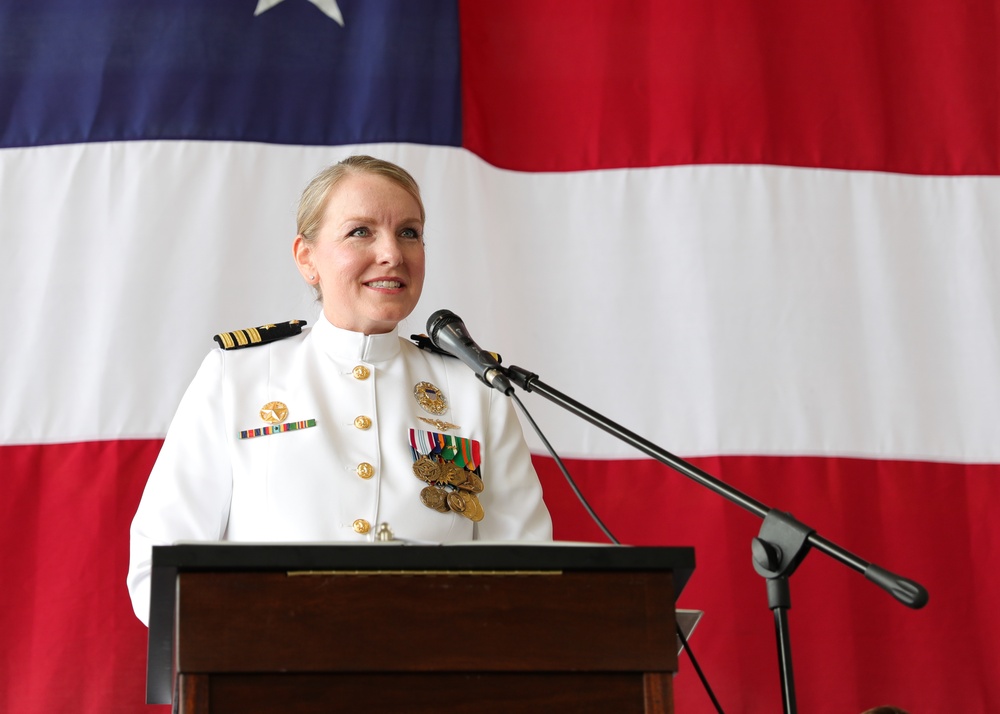 HSC-7 Holds Change of Command