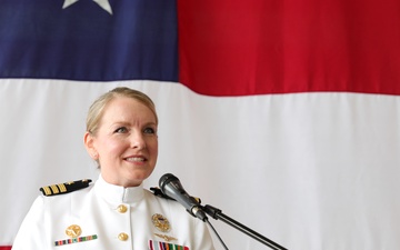 HSC-7 Holds Change of Command