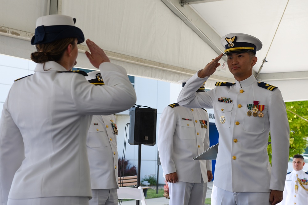 Coast Guard Cutter Morro Bay holds change of command ceremony