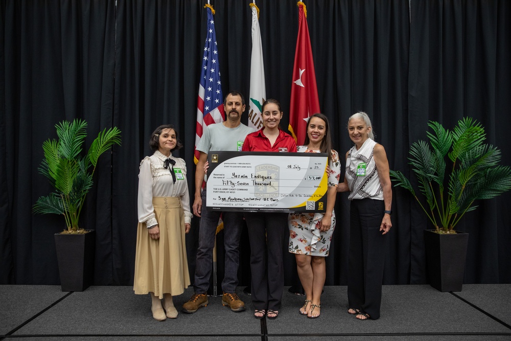 Future CalGuard Soldiers Earn Minuteman Scholarships