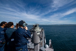 USS AMERICA (LHA 6) Arrives in Brisbane