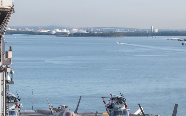USS America arrives in Brisbane