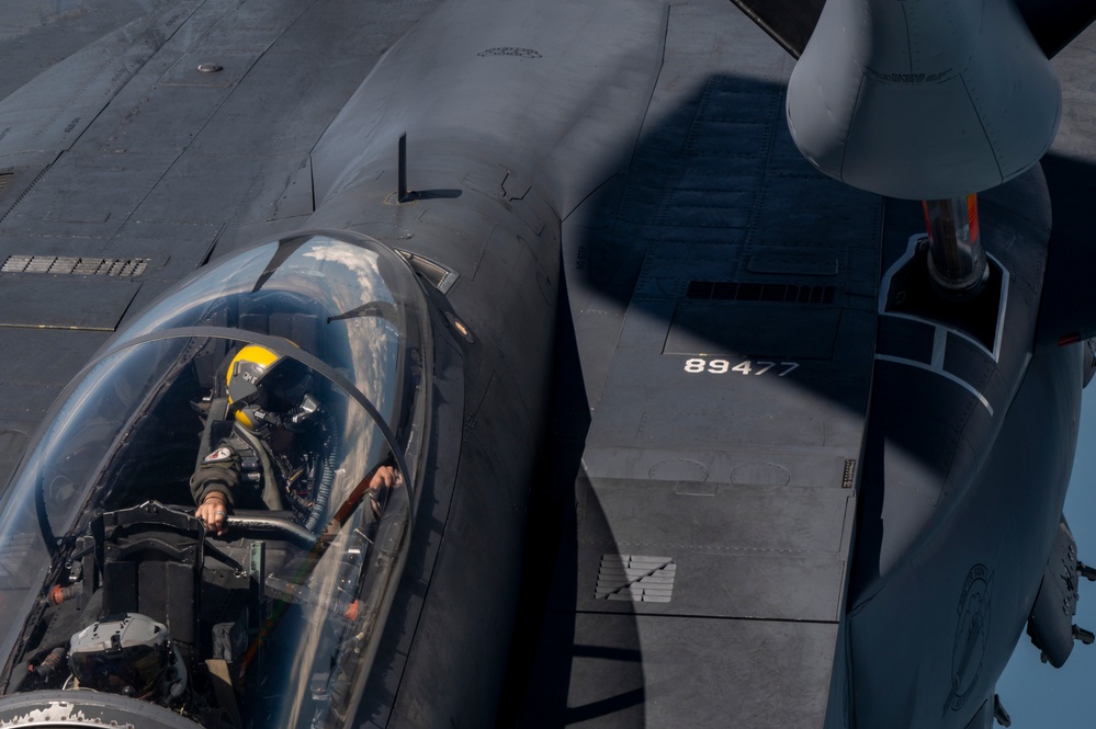 459ARW Refuels 4FW