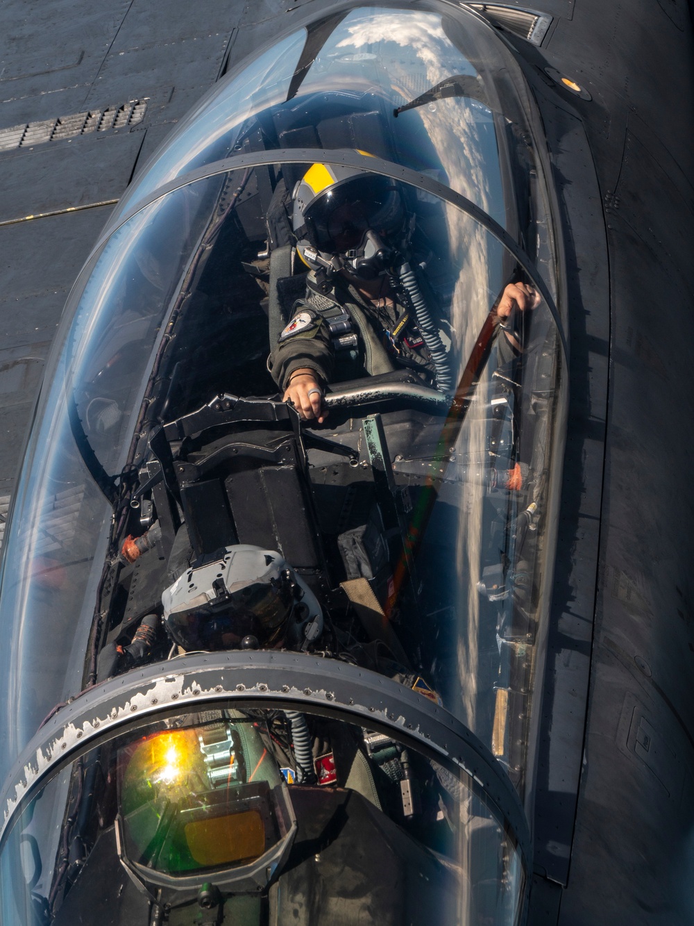 459ARW Refuels 4FW