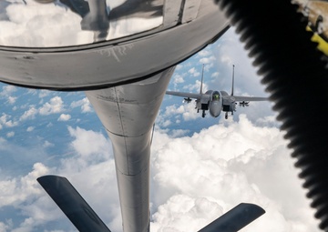 459ARW Refuels 4FW