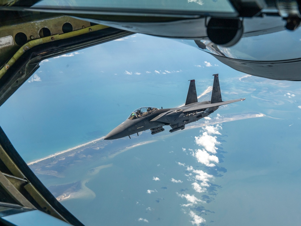 459ARW Refuels 4FW