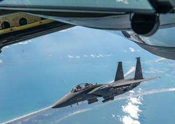 459ARW Refuels 4FW