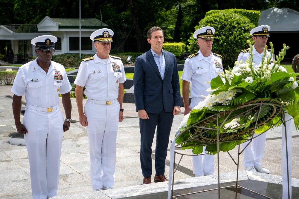 COMPACFLT Lays a Wreath at the Tomb of the Unknown Soldier in Manila, Philippines