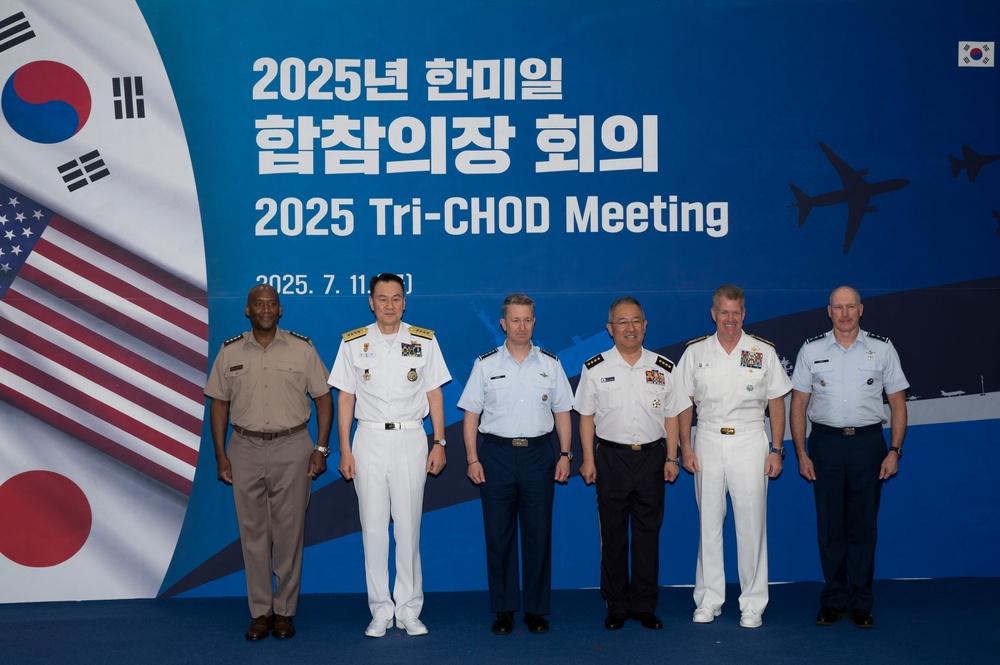 U.S. Indo-Pacific Commander Joins Trilateral Chiefs of Defense in South Korea