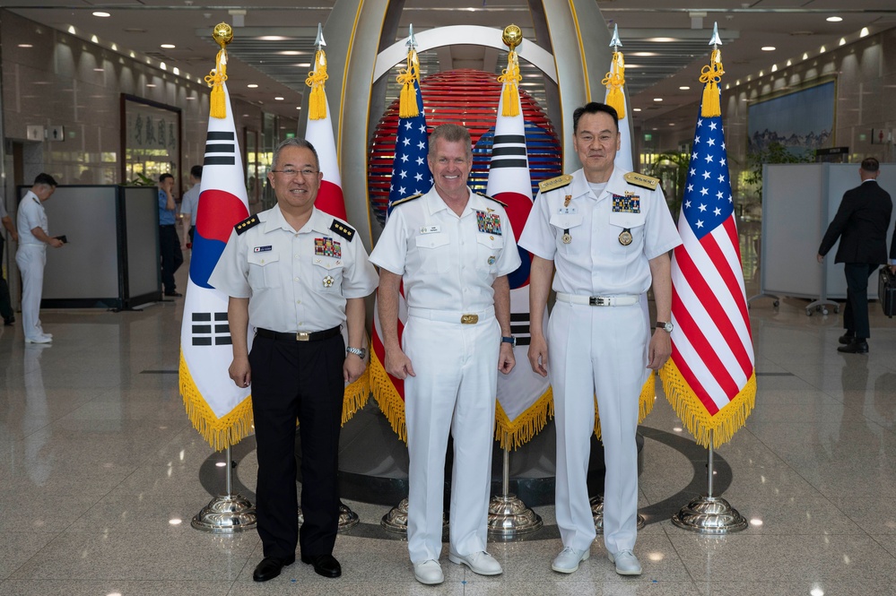 U.S. Indo-Pacific Commander Joins Trilateral Chiefs of Defense in South Korea