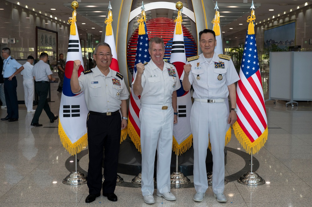 U.S. Indo-Pacific Commander Joins Trilateral Chiefs of Defense in South Korea