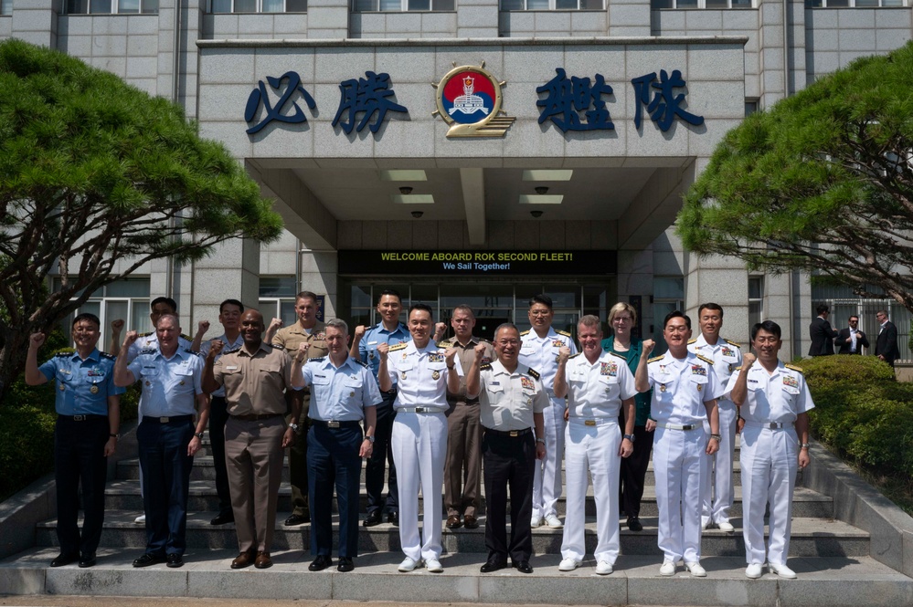 U.S. Indo-Pacific Commander Joins Trilateral Chiefs of Defense in South Korea