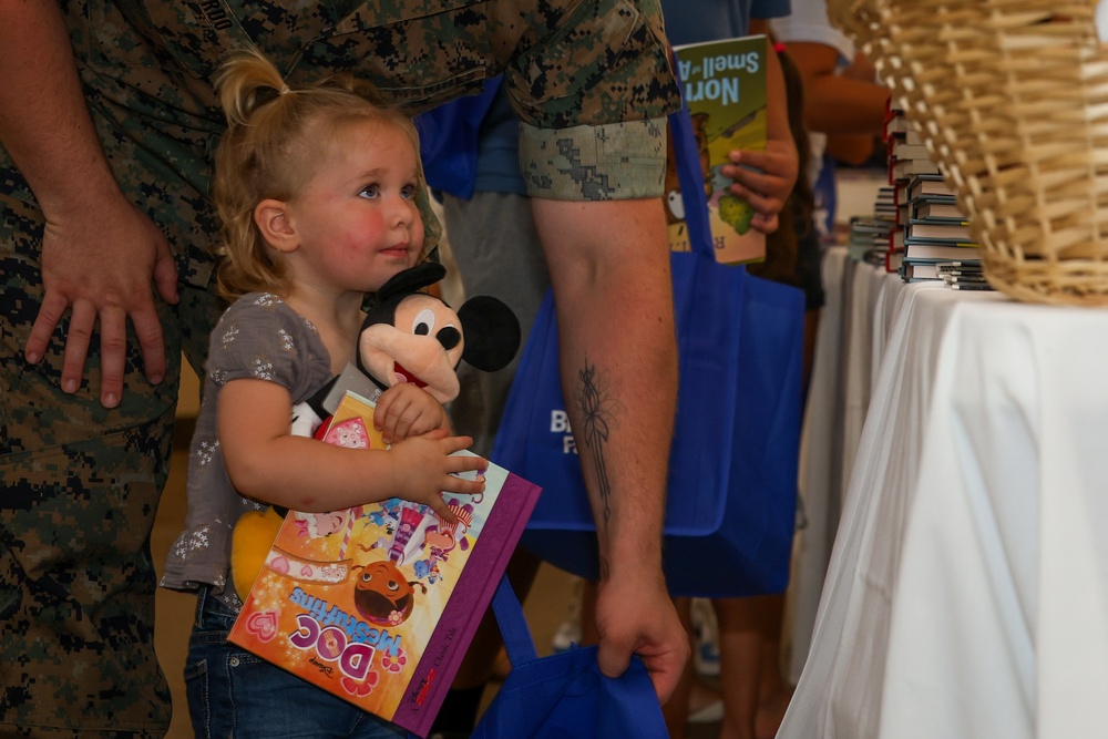 SLOTUS reads to Blue Star Families with Disney
